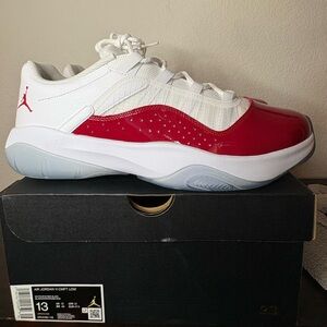 Air Jordan 11 CMFT Low - White/Gym Red - Mens size 13